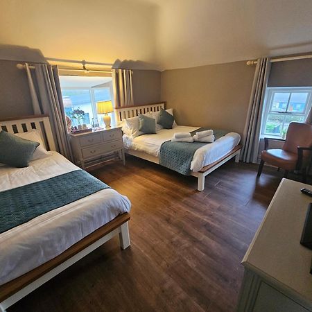 Bounty Bar Hotel Trim Kültér fotó
