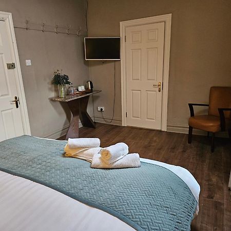 Bounty Bar Hotel Trim Kültér fotó